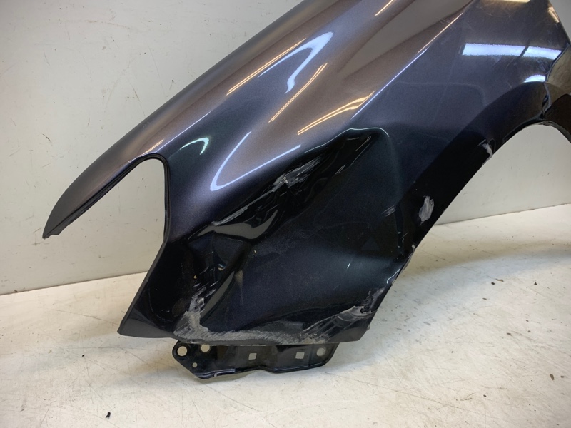 Крыло переднее левое