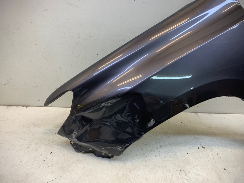 Крыло переднее левое