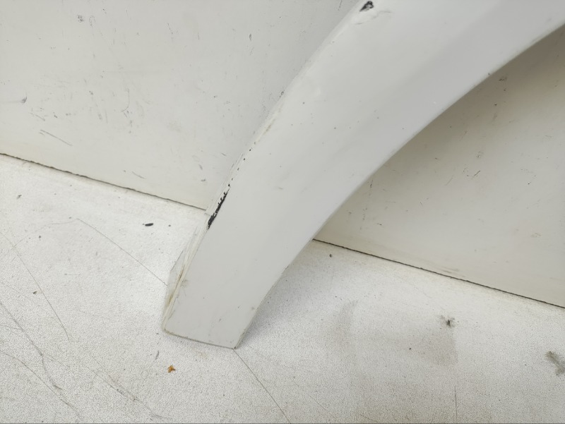 Накладка заднего крыла левого