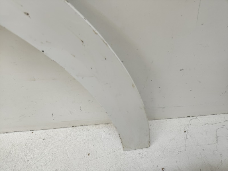 Накладка заднего крыла левого