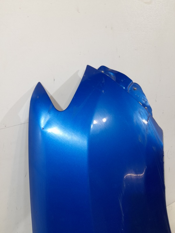 Крыло переднее правое