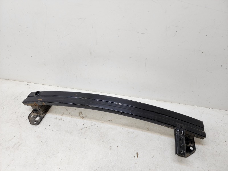 Усилитель переднего бампера