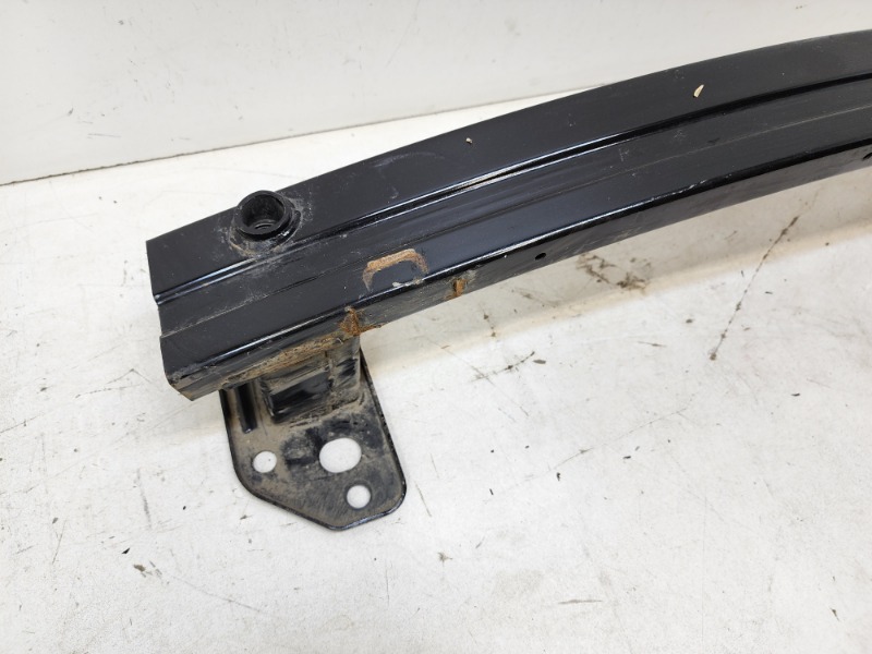 Усилитель переднего бампера