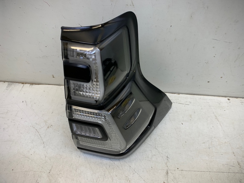 Фонарь задний правый