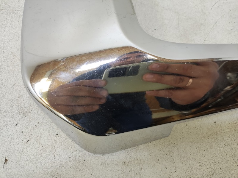 Молдинг переднего бампера правый