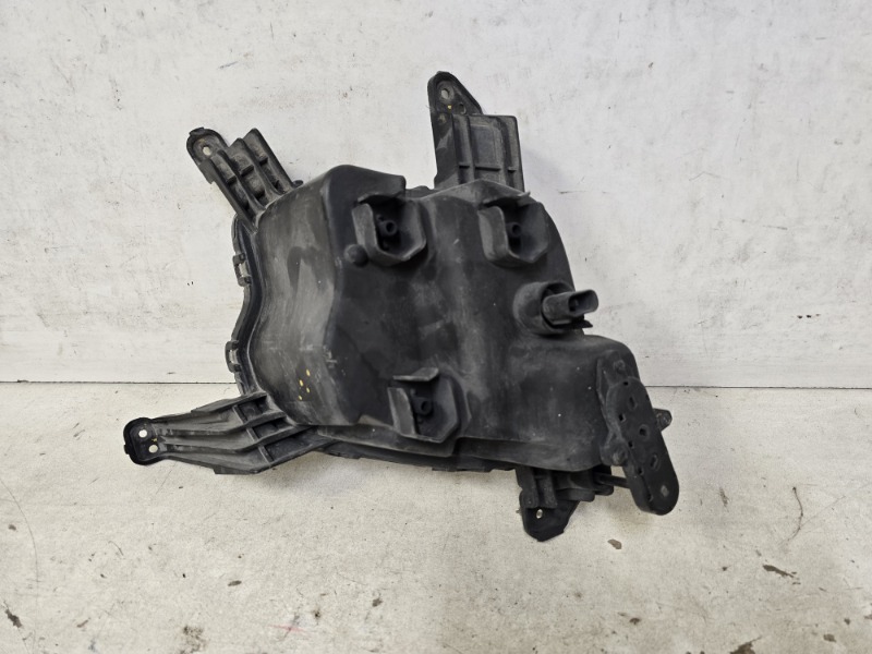 Фара противотуманная левая