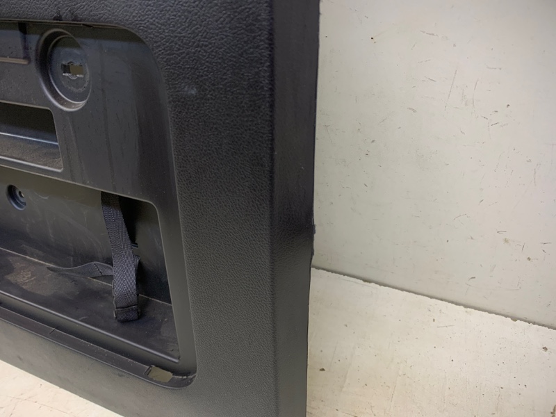 Обшивка крышки багажника