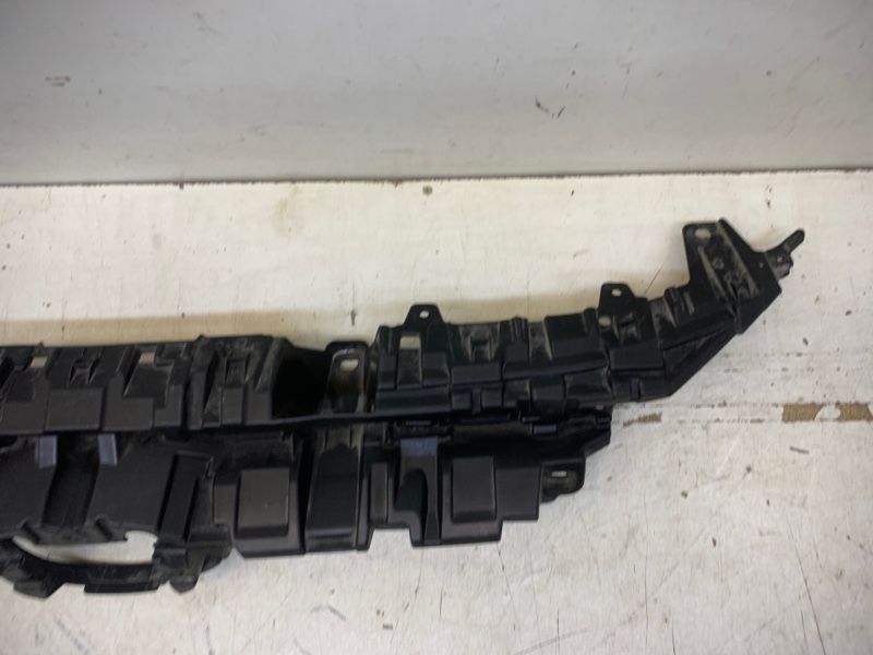 Кронштейн решетки радиатора