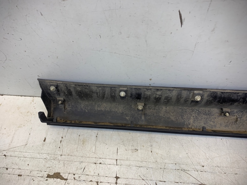 Накладка двери передней правой