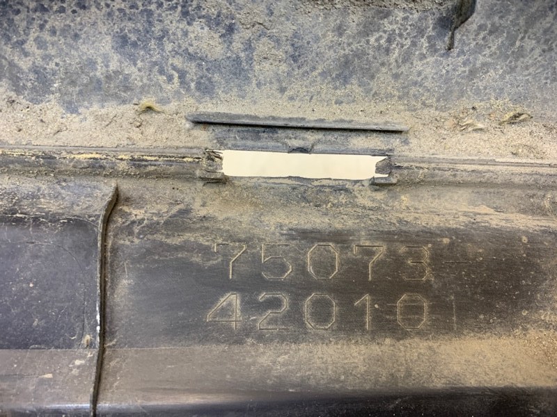 Накладка двери передней правой