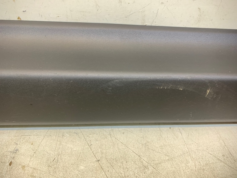 Накладка двери передней правой