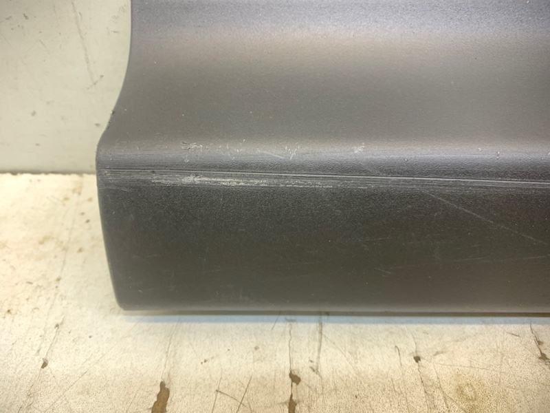 Накладка двери передней правой