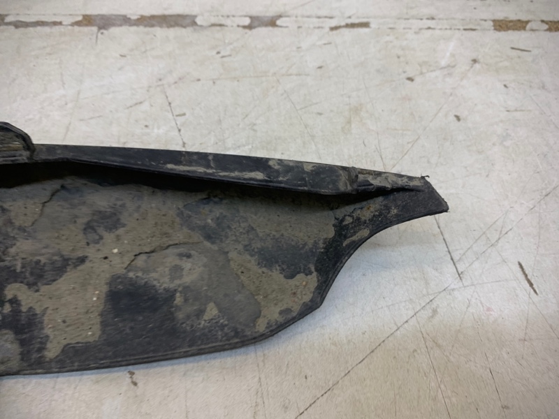 Спойлер заднего бампера