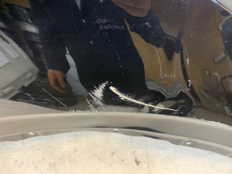 Крыло переднее правое