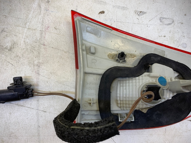 Фонарь задний правый