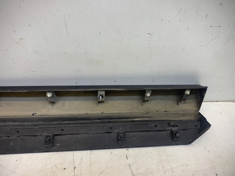 Накладка двери передней правой