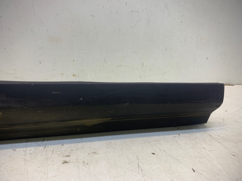 Накладка двери передней правой