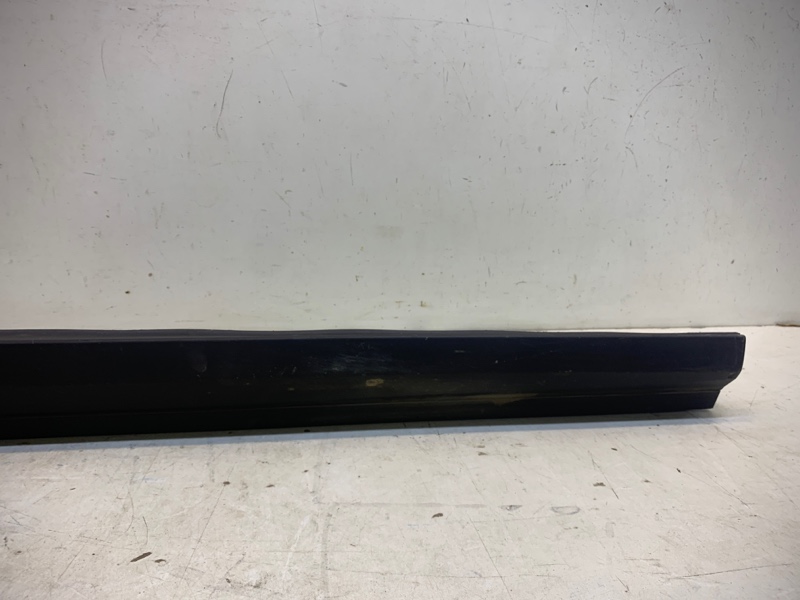 Накладка двери передней правой