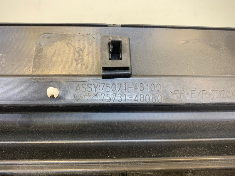 Накладка двери передней правой