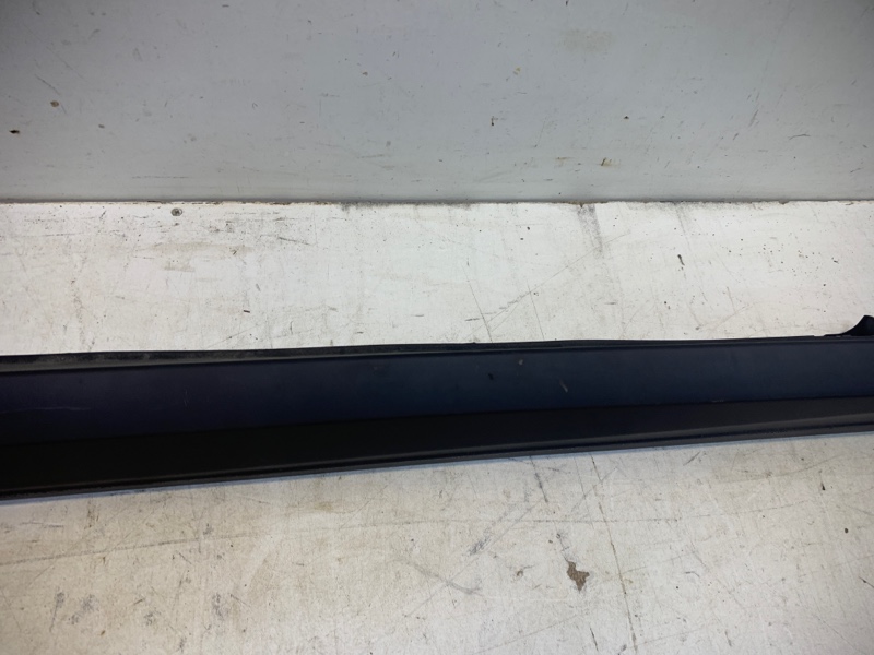 Накладка двери передней правой