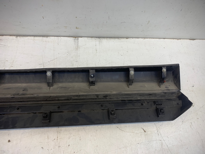 Накладка двери передней правой