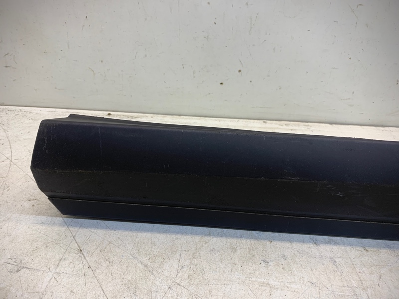 Накладка двери передней правой