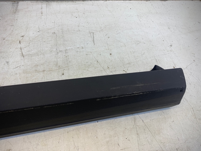 Накладка двери передней правой