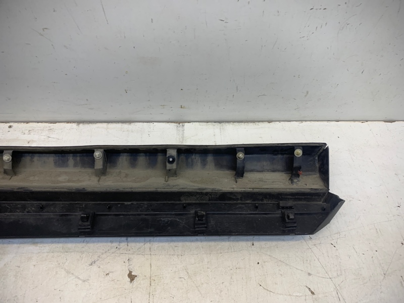 Накладка двери передней правой