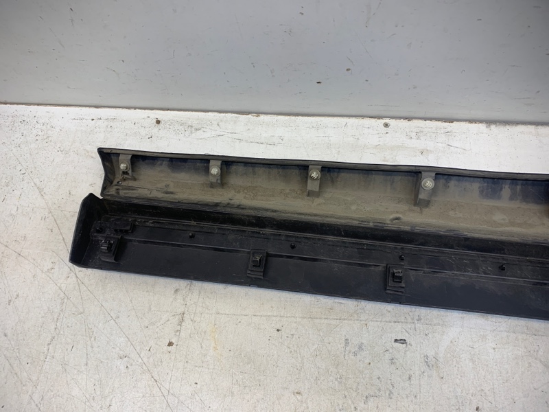 Накладка двери передней правой