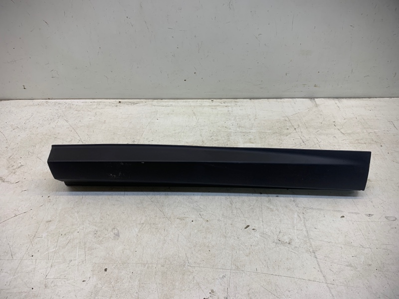 Накладка двери задней левой