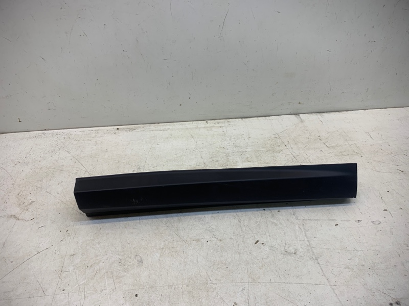 Накладка двери задней левой