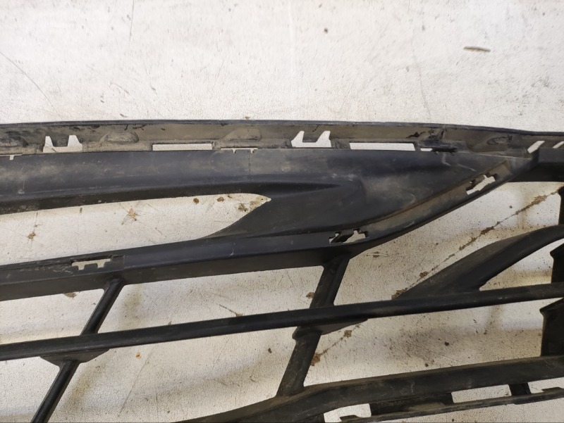 Решетка в бампер левая