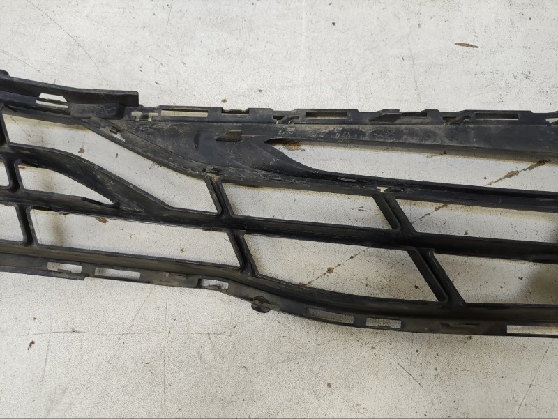 Решетка в бампер левая