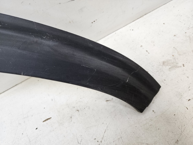 Накладка переднего крыла правого