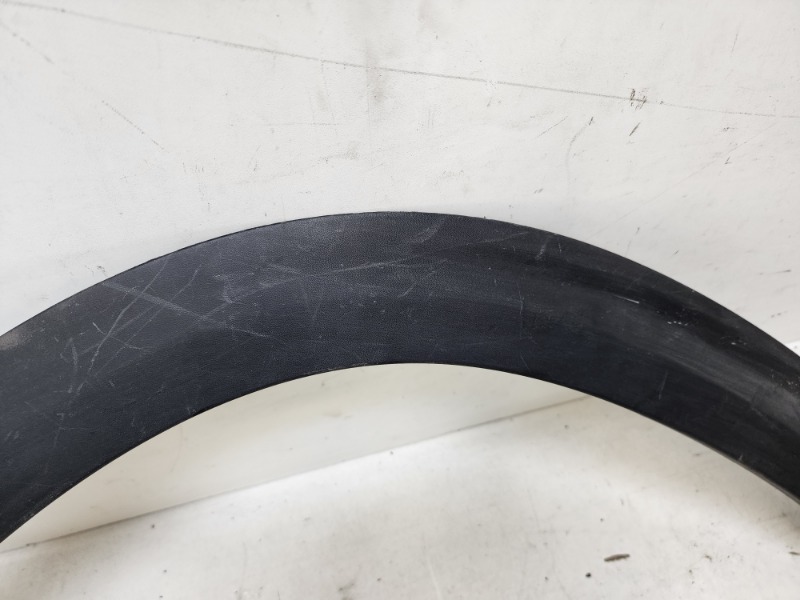 Накладка переднего крыла правого