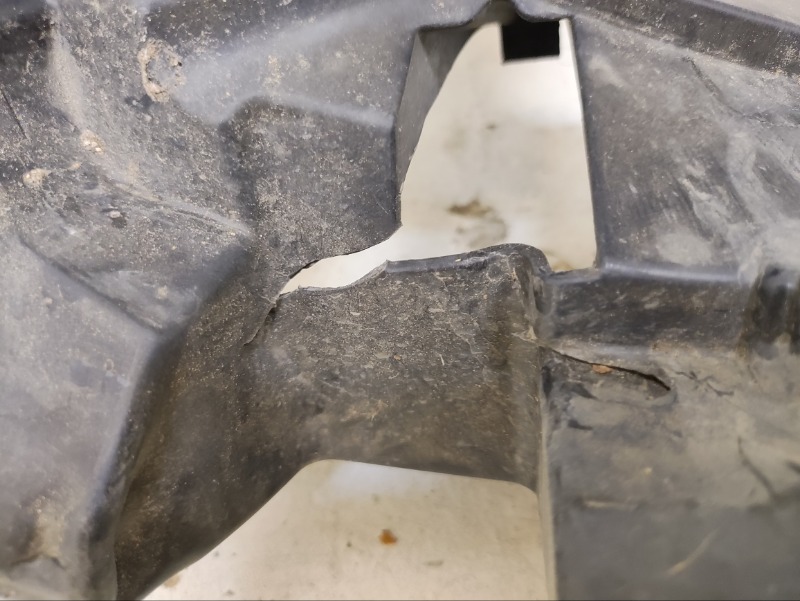 Кронштейн фары противотуманной левой