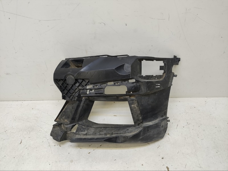 Кронштейн фары противотуманной левой