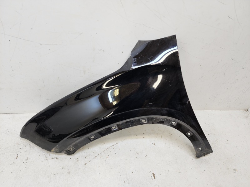 Крыло переднее левое