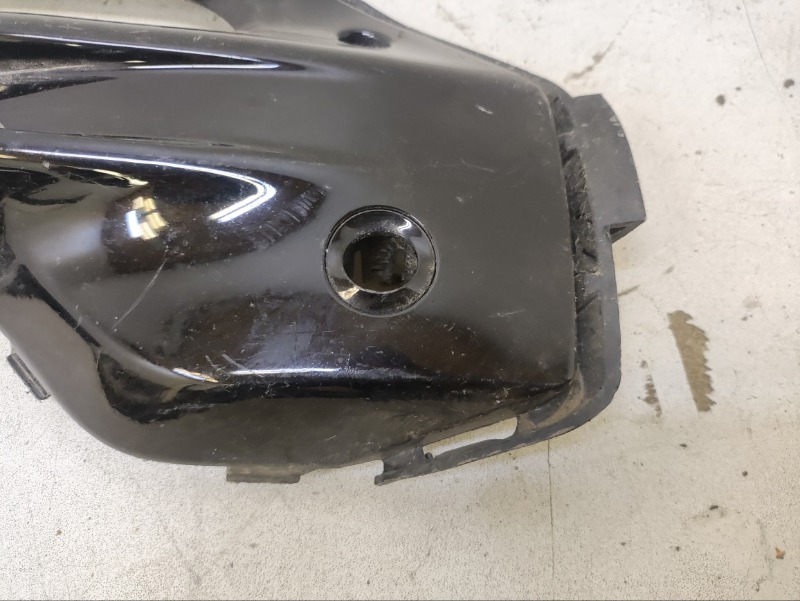 Рамка противотуманной фары правой