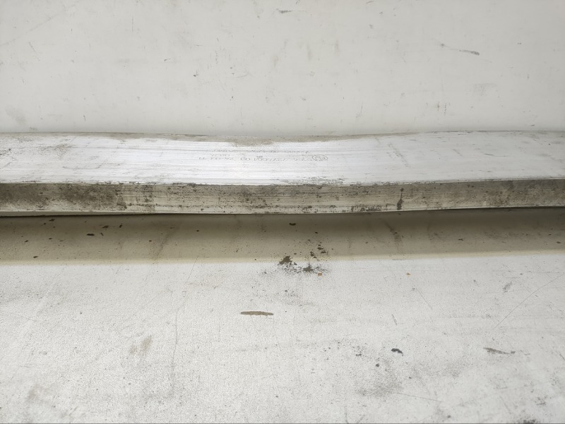 Усилитель переднего бампера