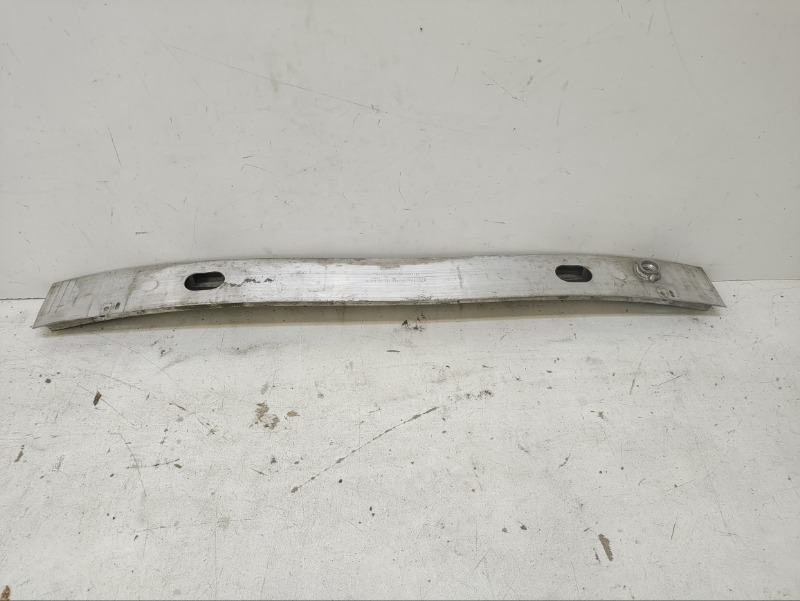 Усилитель переднего бампера