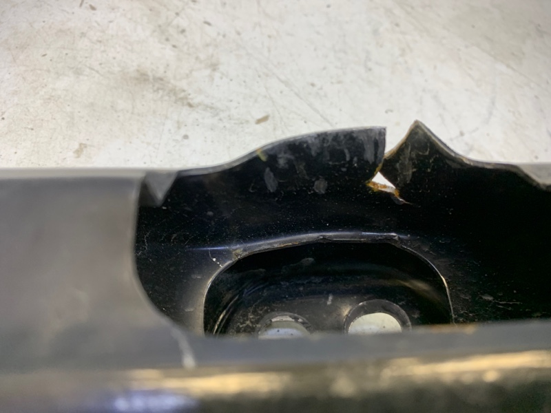 Усилитель заднего бампера