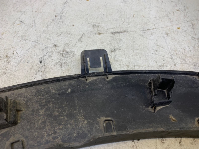 Накладка заднего крыла левого