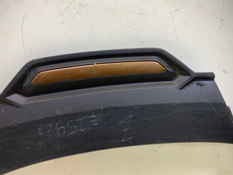 Накладка заднего крыла правого