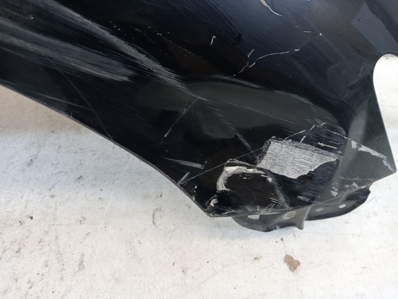 Крыло переднее правое