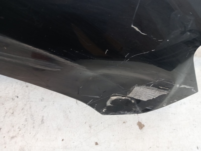 Крыло переднее правое