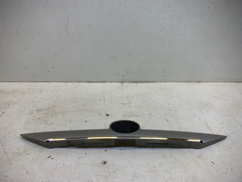 Накладка крышки багажника