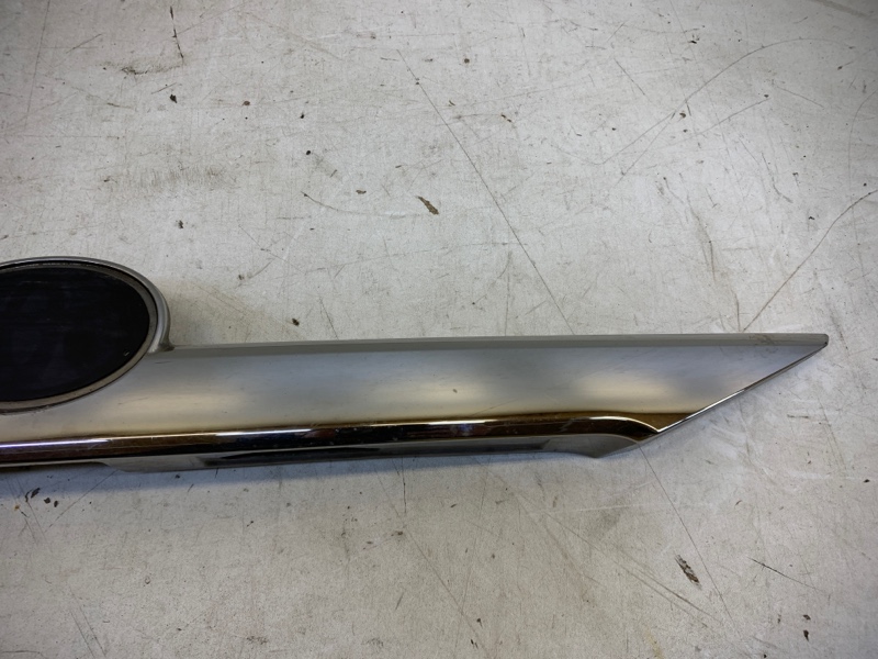 Накладка крышки багажника