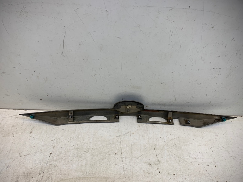 Накладка крышки багажника