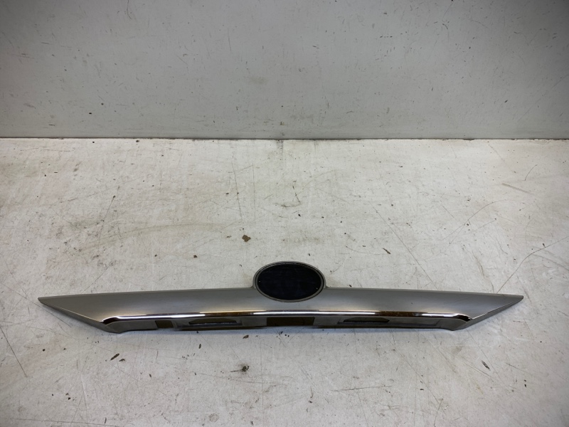 Накладка крышки багажника